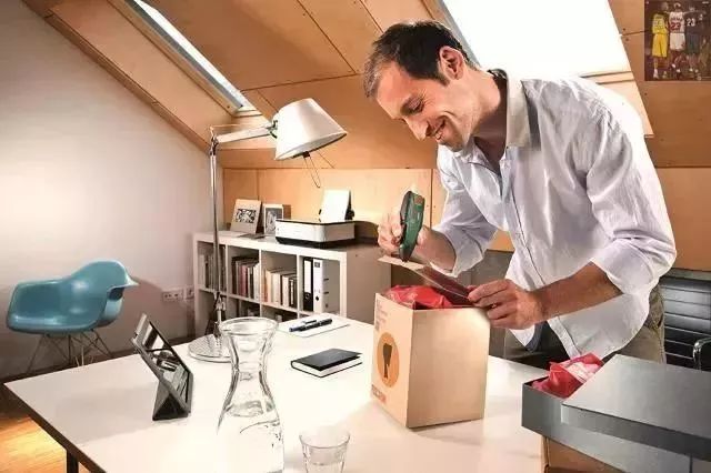 小米盒子视频里的小型投影仪是什么的_投影仪小米盒子怎么用_投影和小米盒子能无线连接吗