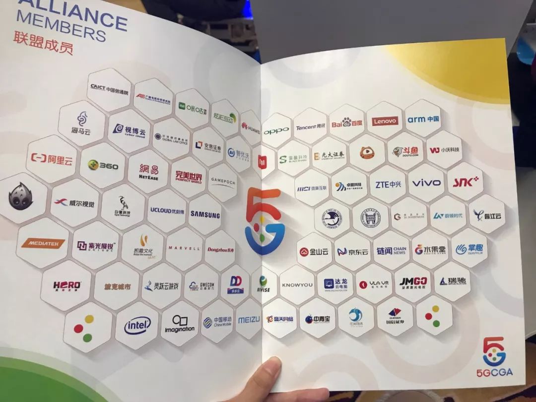 投影仪配小米盒子_小米盒子怎么和投影仪连接使用_小米盒子视频里的小型投影仪是什么的