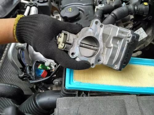 清洗节气门有什么好处_节气门多久清洗一次_清洗节气门多久清洗一次