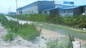 饭馆浴池群聚泄洪道