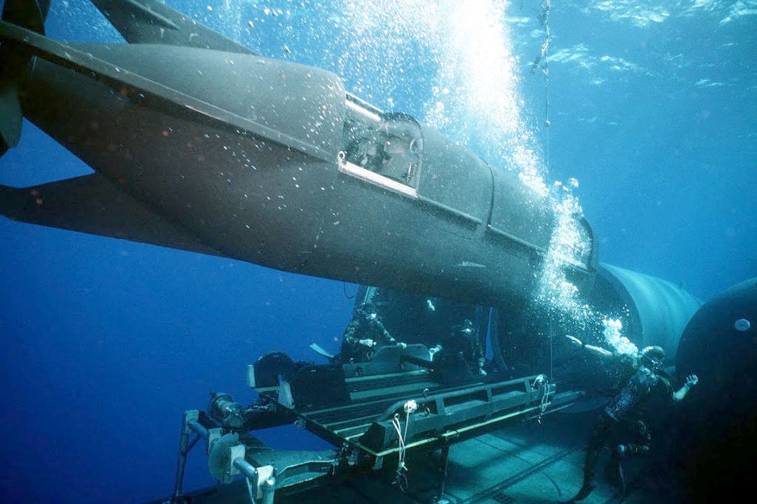 充电器落入水中了能用吗_水下推进器 充电_充电器推进水下充电