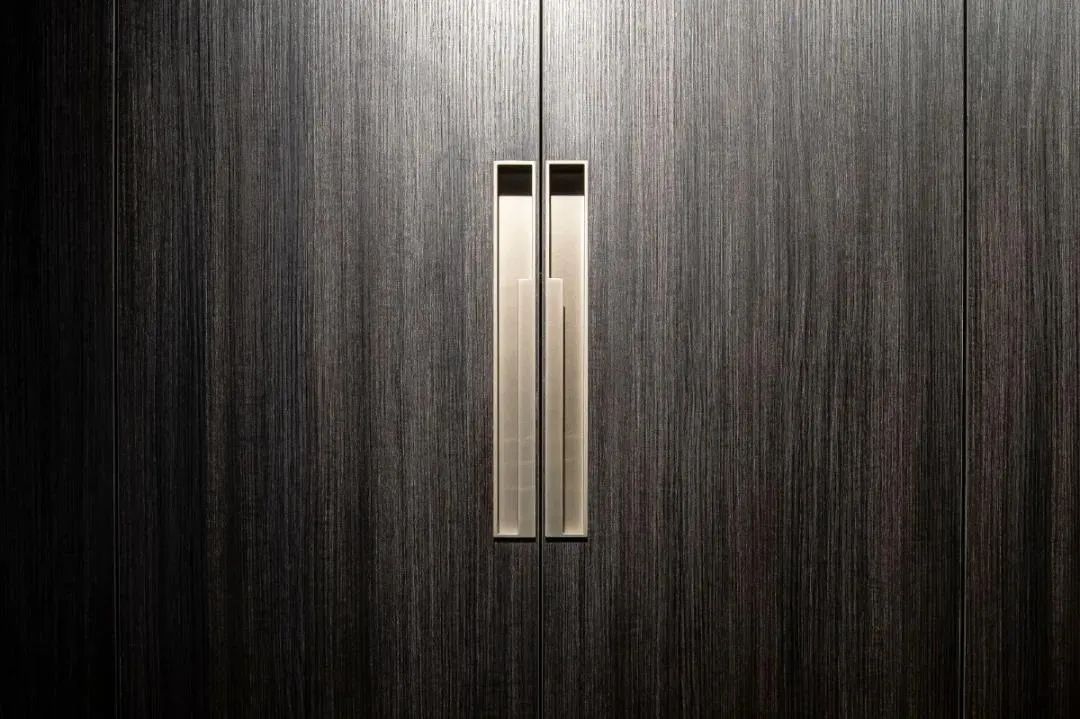 电视柜玻璃柜_新款玻璃电视柜图片_电视柜玻璃碎了能换吗