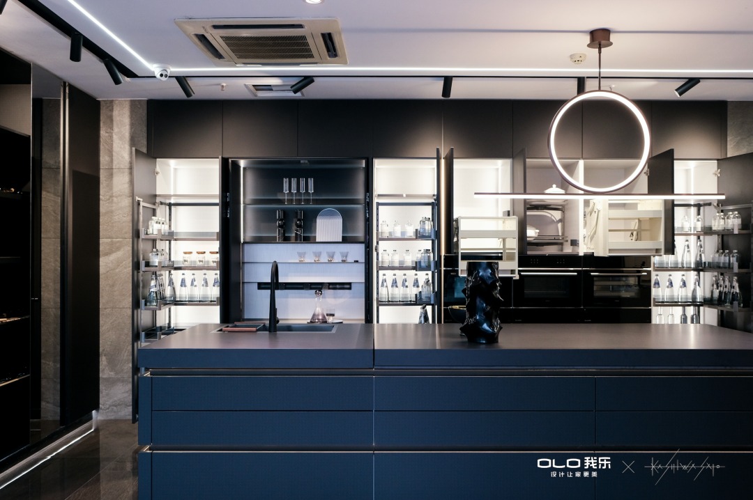 电视柜玻璃碎了能换吗_新款玻璃电视柜图片_电视柜玻璃柜