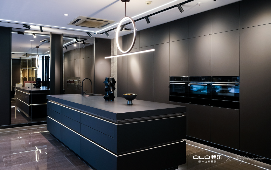 电视柜玻璃碎了能换吗_电视柜玻璃柜_新款玻璃电视柜图片