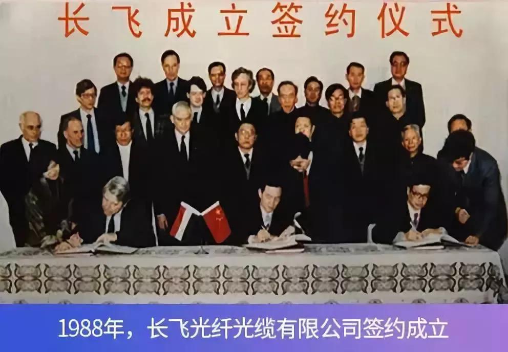 多模光纤的芯径一般是_单模多芯光缆_4芯多模光缆价格