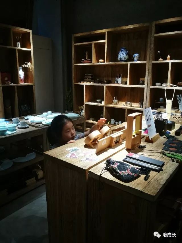 重庆方特科幻公园上午人多还是下午人多?_重庆方特科幻主题公园_重庆方特公园营业时间