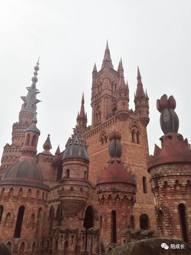 重庆方特科幻主题公园_重庆方特公园营业时间_重庆方特科幻公园上午人多还是下午人多?