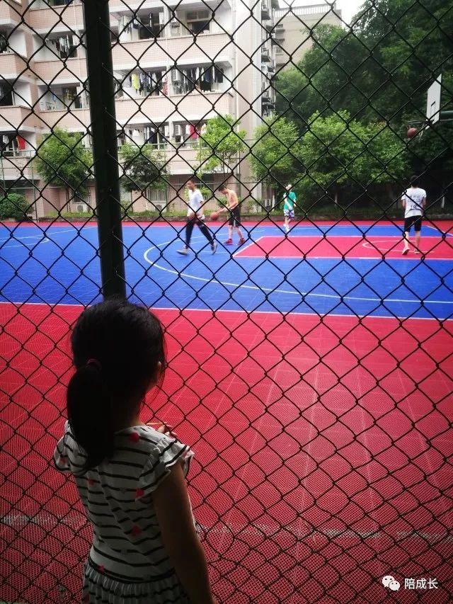 重庆方特科幻主题公园_重庆方特公园营业时间_重庆方特科幻公园上午人多还是下午人多?