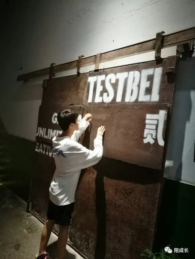 重庆方特科幻公园上午人多还是下午人多?_重庆方特公园营业时间_重庆方特科幻主题公园