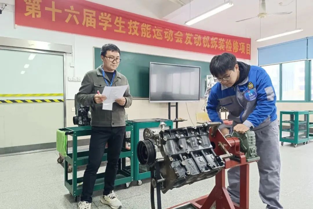 活塞连杆组的拆装步骤视频_活塞连杆组的拆装_活塞连杆组的拆卸