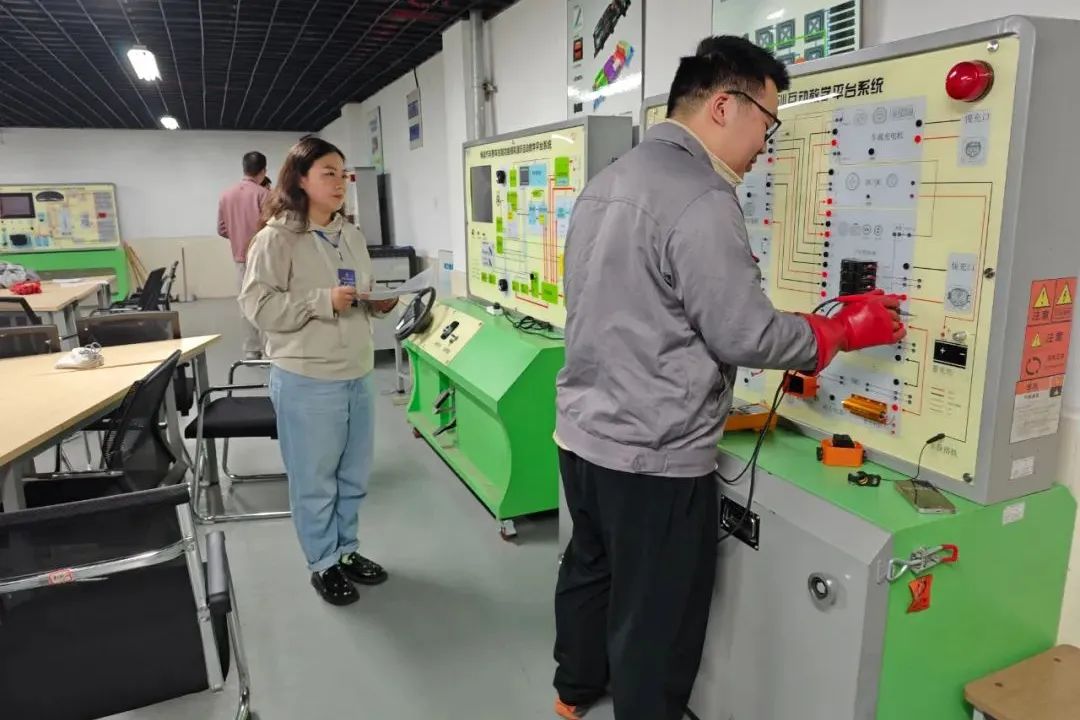 活塞连杆组的拆卸_活塞连杆组的拆装步骤视频_活塞连杆组的拆装