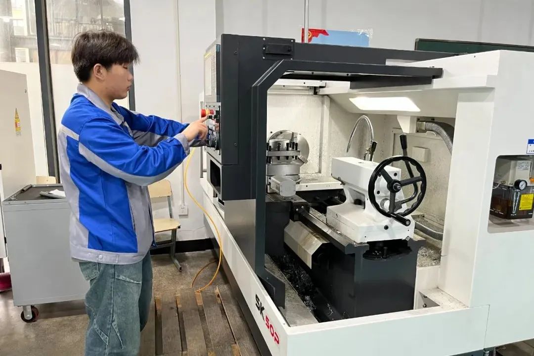 活塞连杆组的拆装步骤视频_活塞连杆组的拆卸_活塞连杆组的拆装