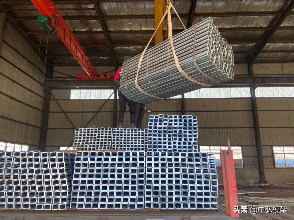 钢模板支撑体系_钢模板钢支撑_钢模板支撑间距