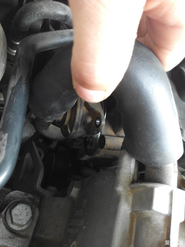 1.6的明锐车主教你怎么清洗您的爱车节气门