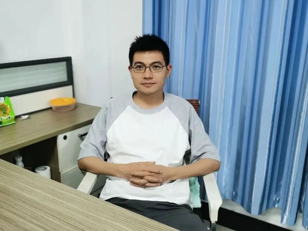 高中万岁_万世高中在哪_万世高中音乐