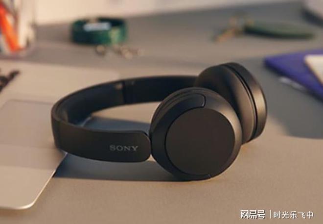 头戴式耳机一般多少钱_耳机戴钱头式一般戴多久_耳机头戴式还是入耳式对耳朵好