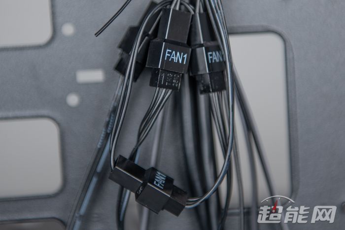 风扇机箱静音怎么解决_机箱风扇超静音_机箱什么风扇静音