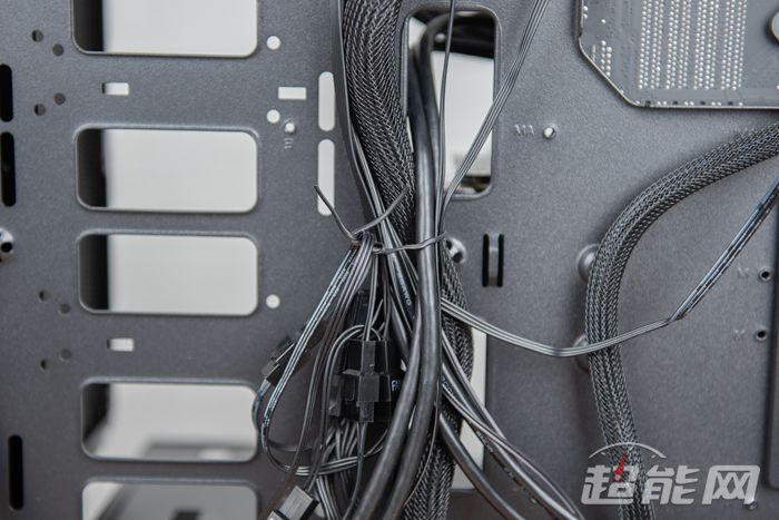 机箱什么风扇静音_风扇机箱静音怎么解决_机箱风扇超静音