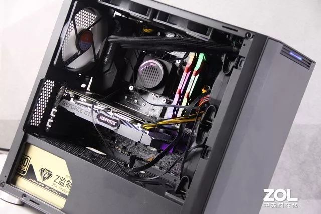 机箱散热风扇静音_风扇机箱静音怎么解决_机箱什么风扇静音