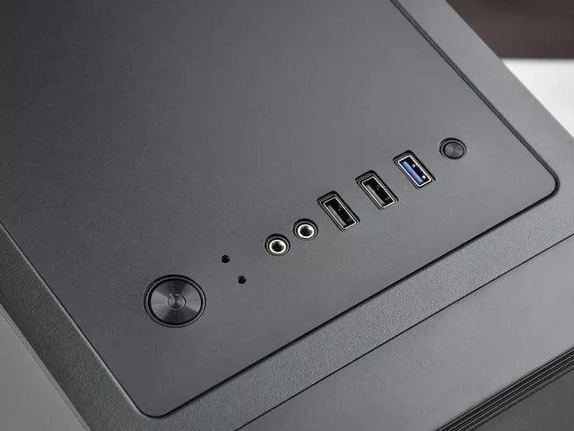 机箱散热风扇静音_风扇机箱静音怎么解决_机箱什么风扇静音