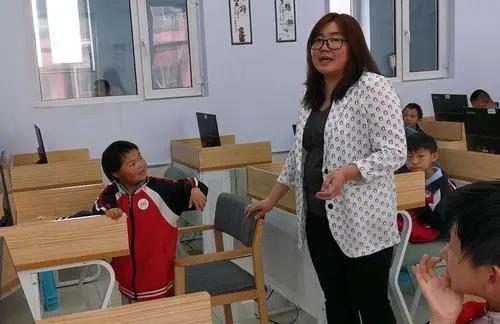 电教室电脑桌_电脑教室电脑桌_电教室桌子