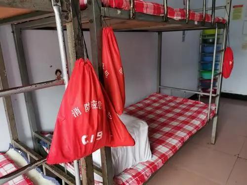 电脑教室电脑桌_电教室电脑桌_电教室桌子