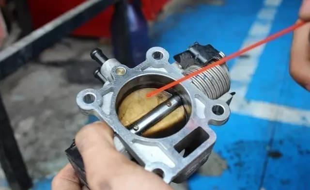 经常清洗节气门会洗坏吗？应该拆下来洗还是在车上洗？-有驾