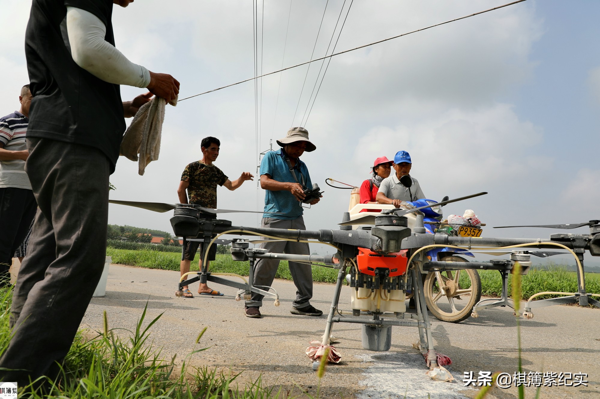 无人机打药辽宁丹东_无人机打药农民操作_无人机打药多少钱一台
