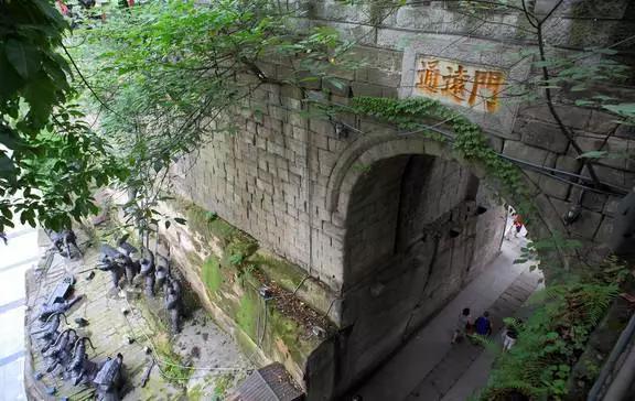 重庆五一旅游推荐_重庆方特科幻公园在哪里_重庆五一游玩攻略