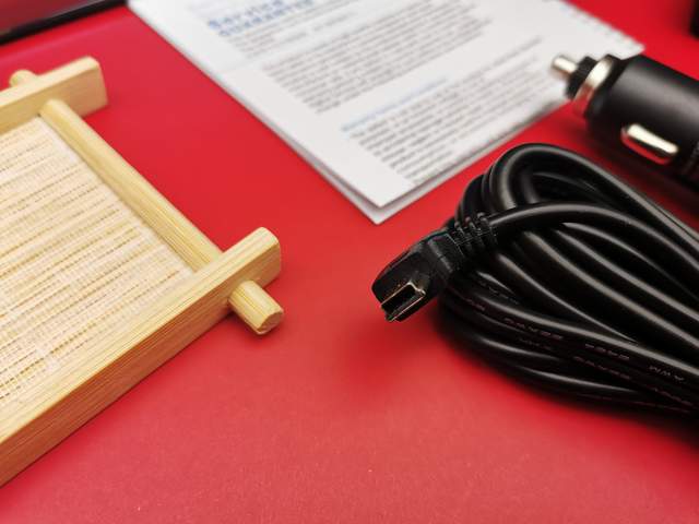 后视镜行车记录仪安装教程_飞利浦CVR1500行车记录仪_黑金钢车载记录仪v62