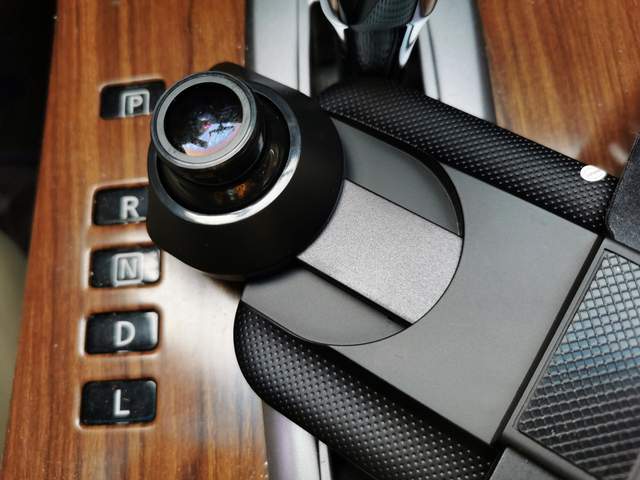 后视镜行车记录仪安装教程_飞利浦CVR1500行车记录仪_黑金钢车载记录仪v62