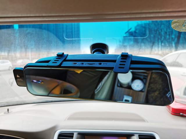 飞利浦CVR1500行车记录仪_黑金钢车载记录仪v62_后视镜行车记录仪安装教程