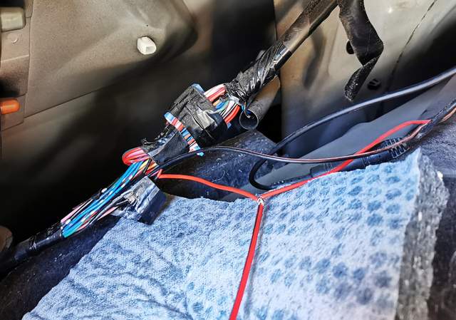 后视镜行车记录仪安装教程_黑金钢车载记录仪v62_飞利浦CVR1500行车记录仪