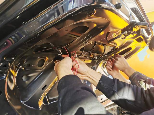 黑金钢车载记录仪v62_飞利浦CVR1500行车记录仪_后视镜行车记录仪安装教程