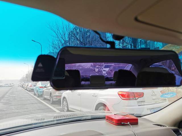 后视镜行车记录仪安装教程_飞利浦CVR1500行车记录仪_黑金钢车载记录仪v62