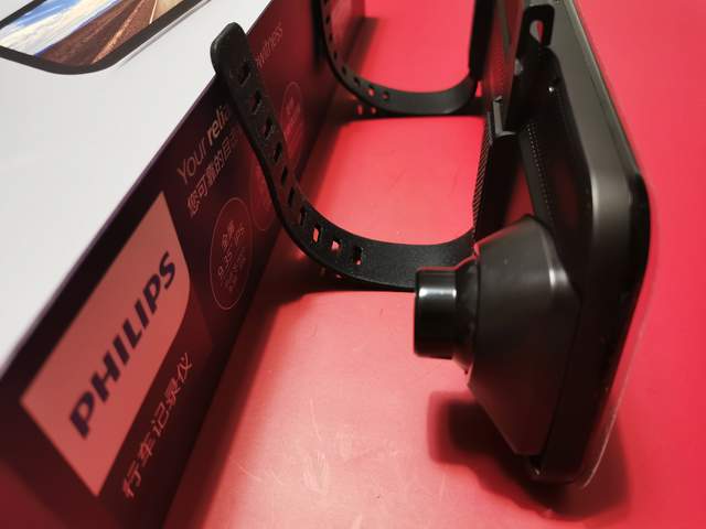 黑金钢车载记录仪v62_飞利浦CVR1500行车记录仪_后视镜行车记录仪安装教程