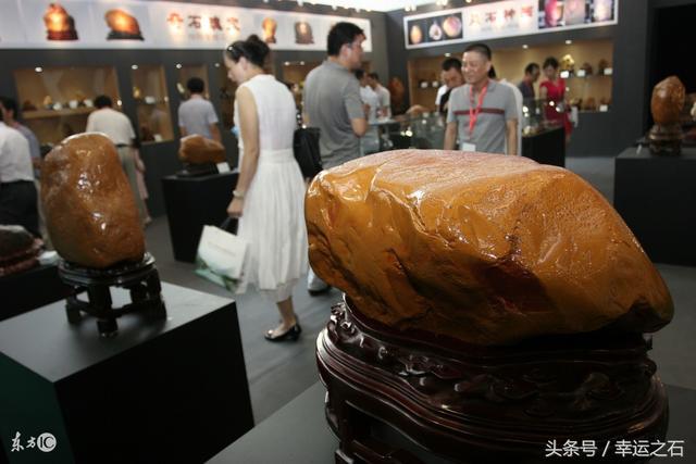 岭南蜡石文化特点_青冻蜡石_黄蜡石鉴赏历史