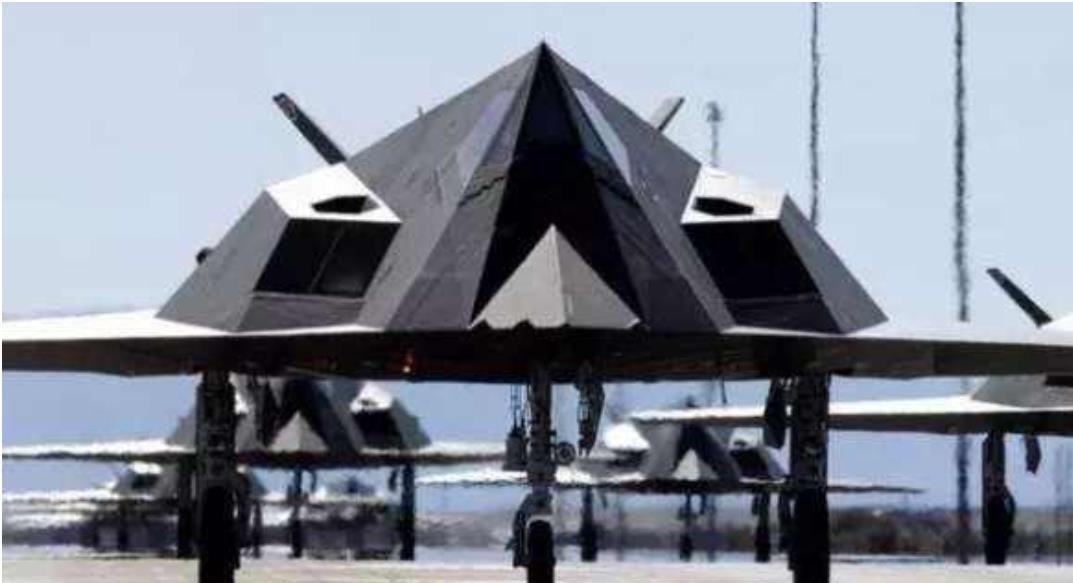 f 117a飞机全部退役_F-117A隐形战斗机退役原因_F-117A隐身战机性能分析