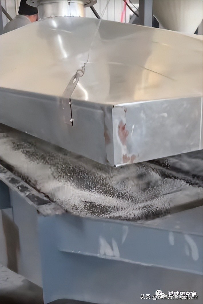 钙基钠基膨润土区别_膨润土猫砂加工工艺_河南钠基膨润土