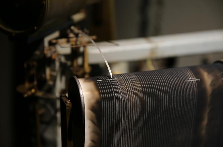 南京地震科学馆_南京科技馆 机械滚球_地震仪发展历史