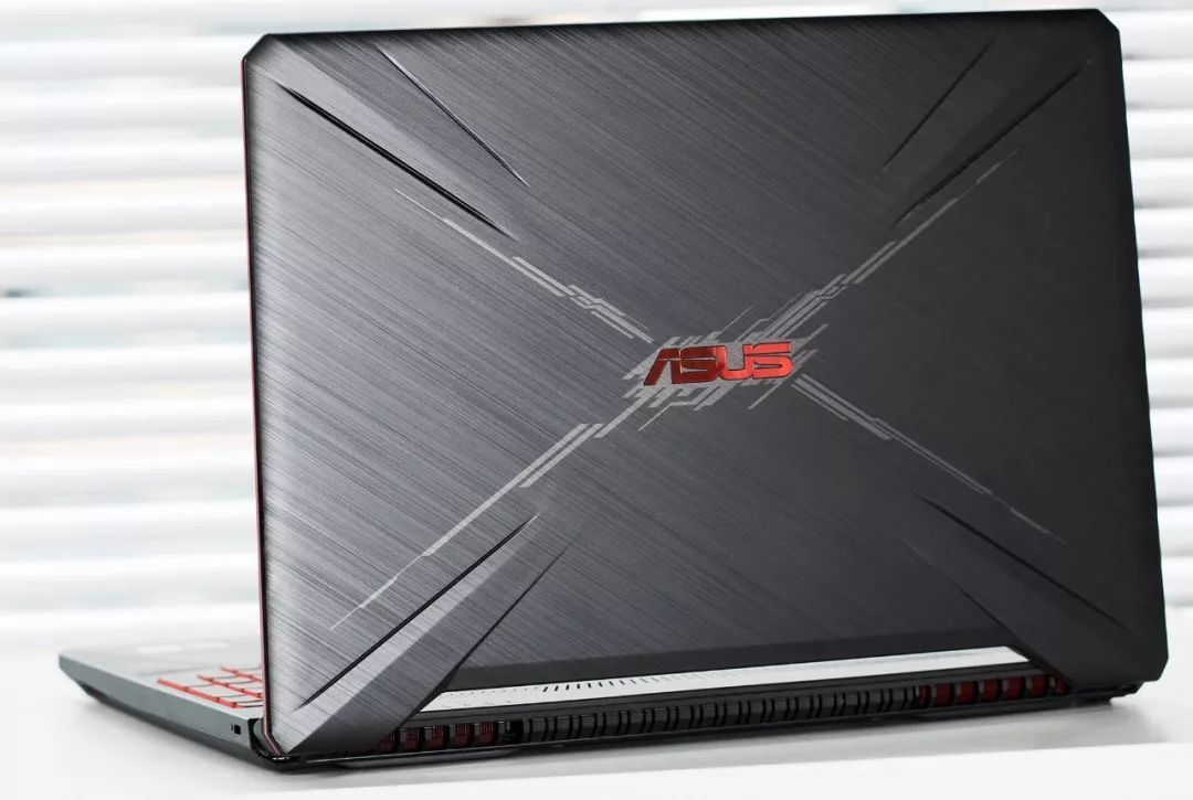 华硕笔记本怎么锁触摸鼠标_华硕飞行堡垒6硬件配置_华硕飞行堡垒6窄边框游戏本