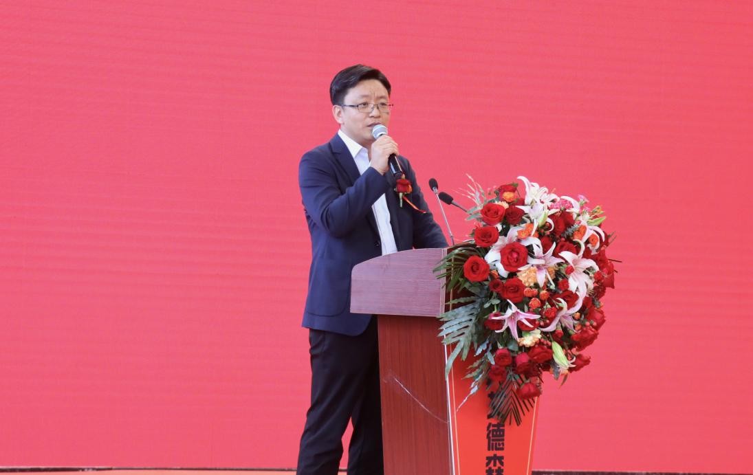 安徽艾德森包装科技开业庆典_模压托盘热压机_艾德森环保模压托盘技术