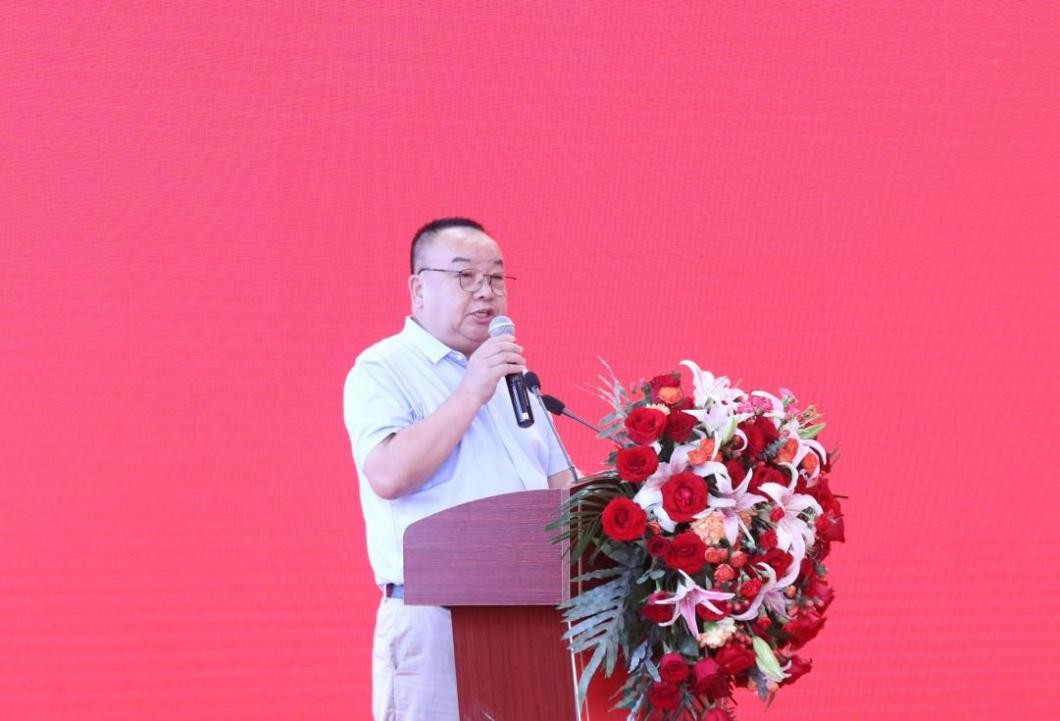 艾德森环保模压托盘技术_安徽艾德森包装科技开业庆典_模压托盘热压机