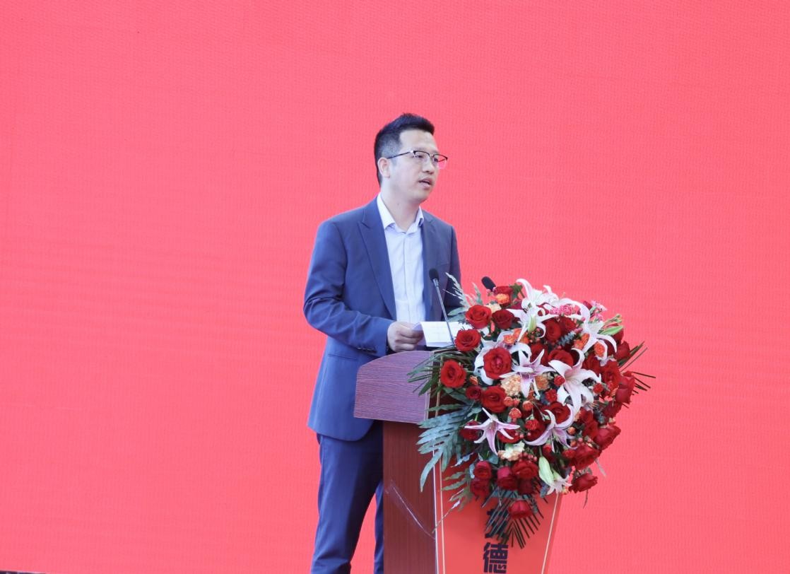 模压托盘热压机_安徽艾德森包装科技开业庆典_艾德森环保模压托盘技术