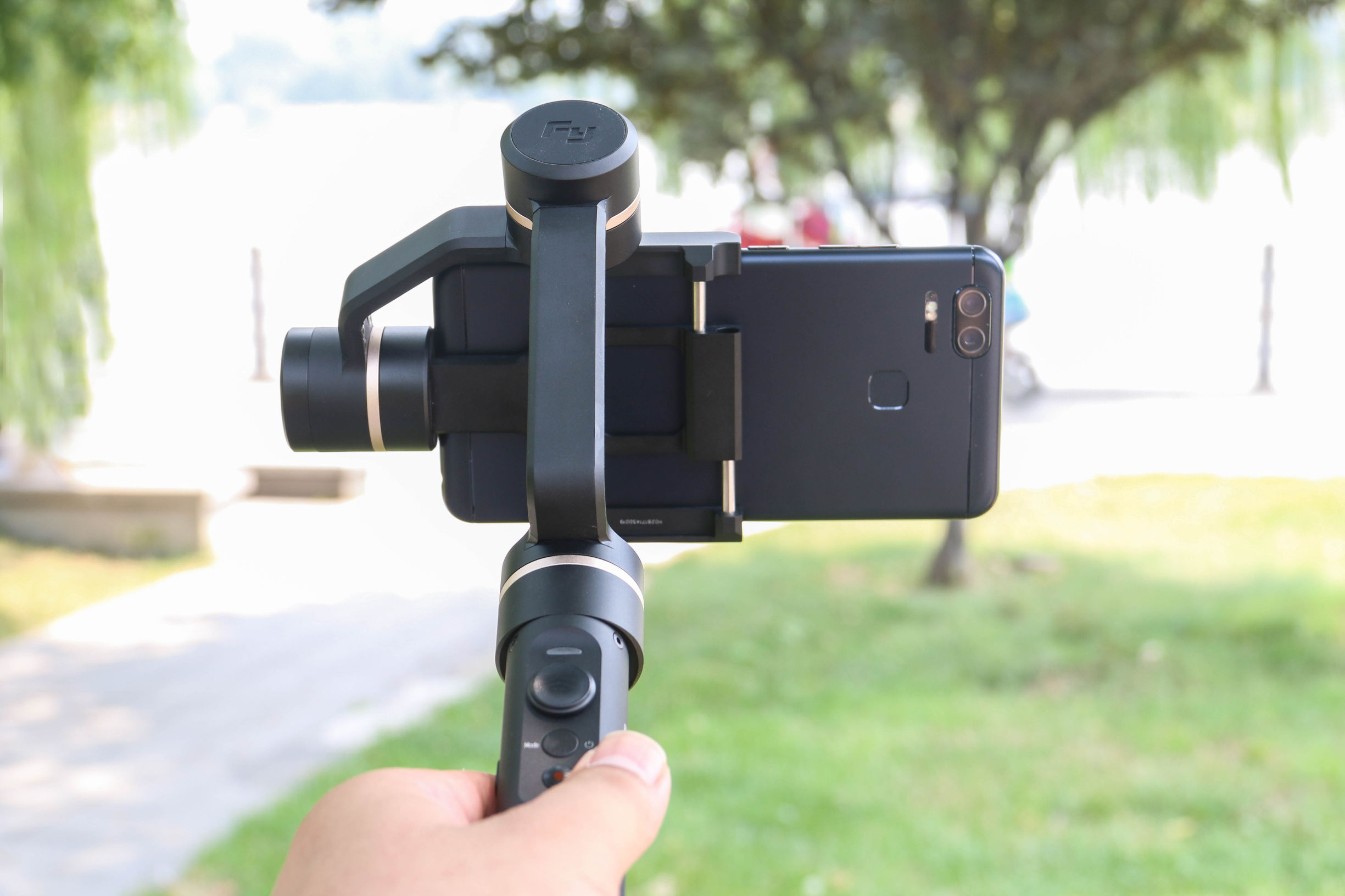 手持稳定器_飞宇SPG-C三轴手机稳定器_飞宇稳定器
