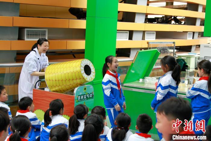 重庆科技馆图片_重庆科技馆科普教育发展_重庆科技馆科普活动