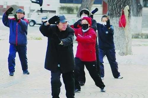 浪莎黑金羽绒裤 90%白鸭绒 139元清仓_羽绒裤怎么穿