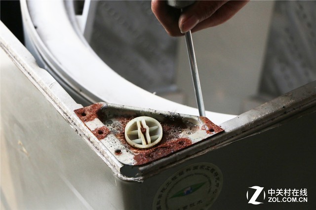 最污洗衣机拆解第二日 脏透的波轮洗衣机