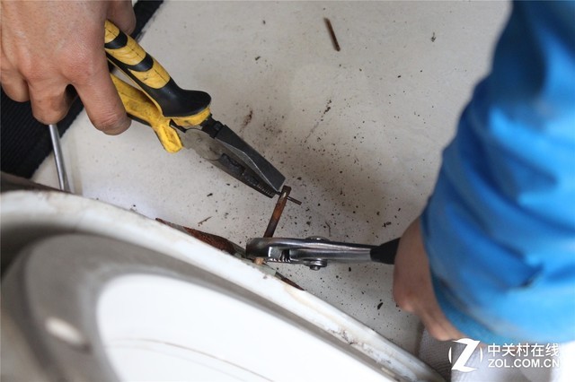 最污洗衣机拆解第二日 脏透的波轮洗衣机