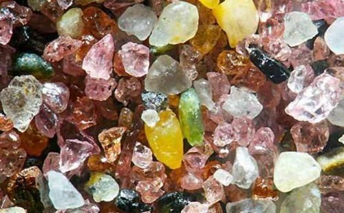 沙子内部世界_显微镜下沙子结构_沙子放大300倍后竟成珍贵宝石